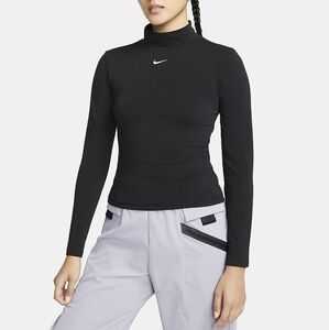 Nike women's long sleeve top